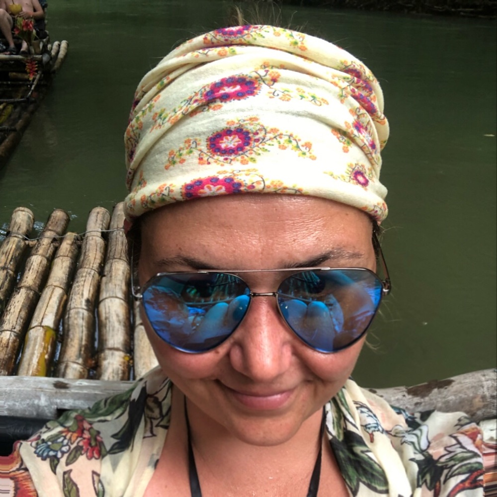 Meet your Posher, Nicole